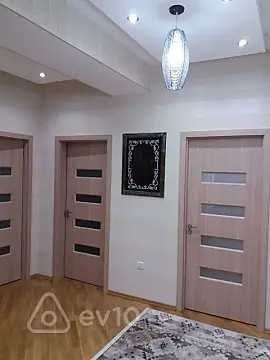 Kirayə verilir 3 otaqlı yeni tikili 137 m²