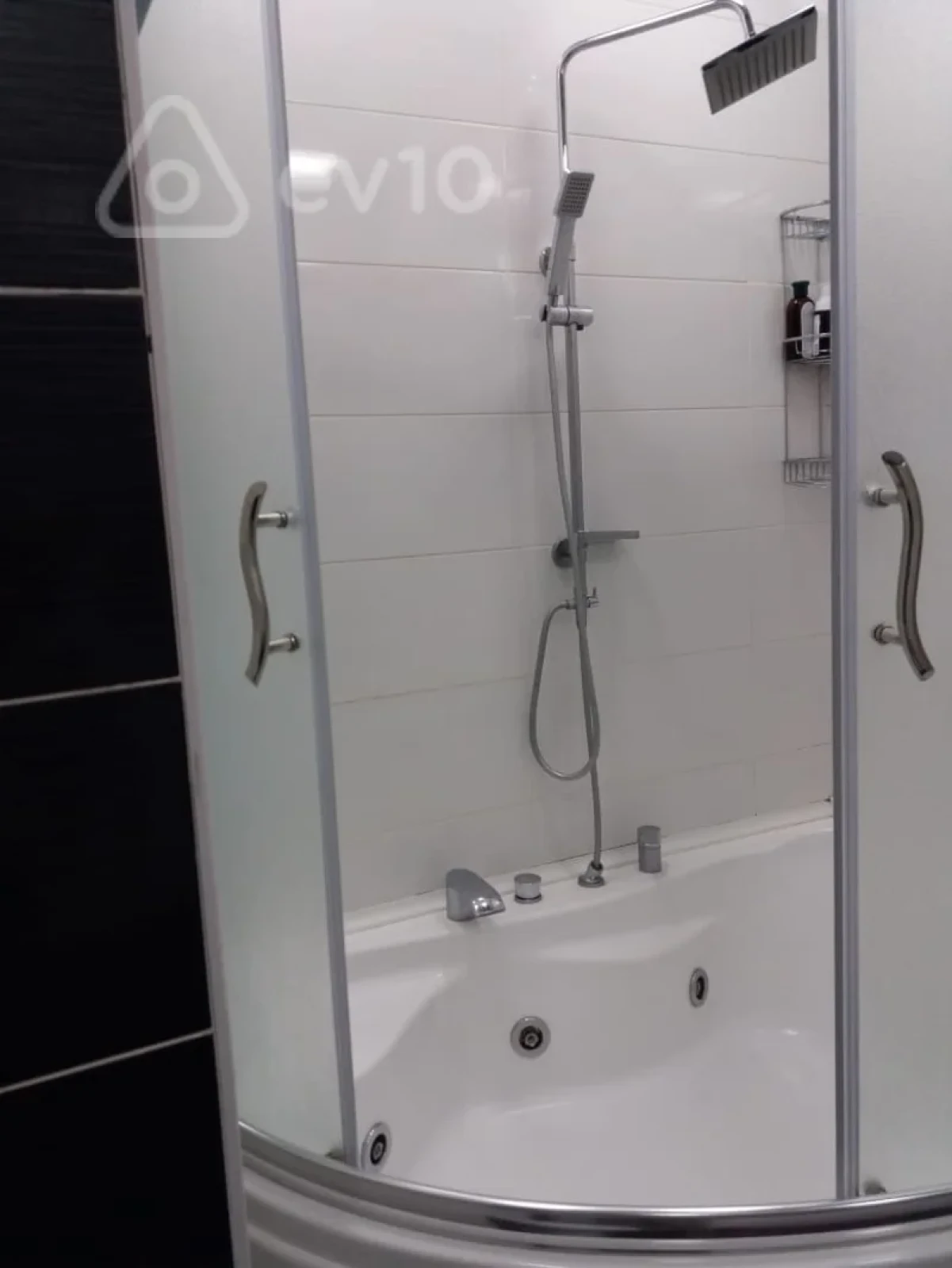 Kirayə verilir 3 otaqlı yeni tikili 137 m²