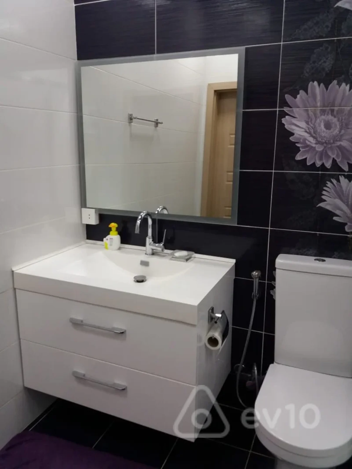 Kirayə verilir 3 otaqlı yeni tikili 137 m²