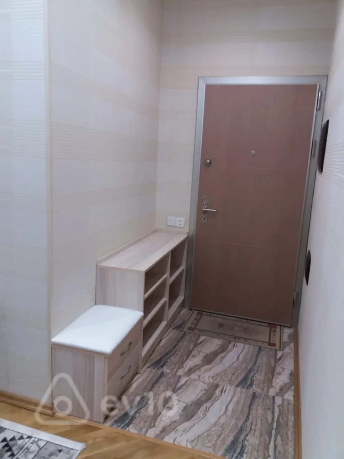 Kirayə verilir 3 otaqlı yeni tikili 137 m²