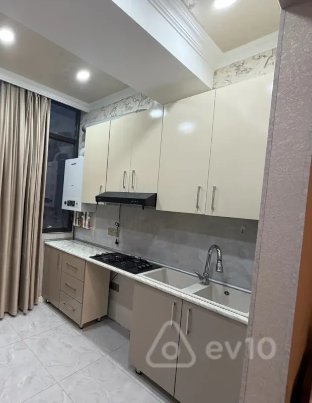 Kirayə verilir 2 otaqlı yeni tikili 70 m²