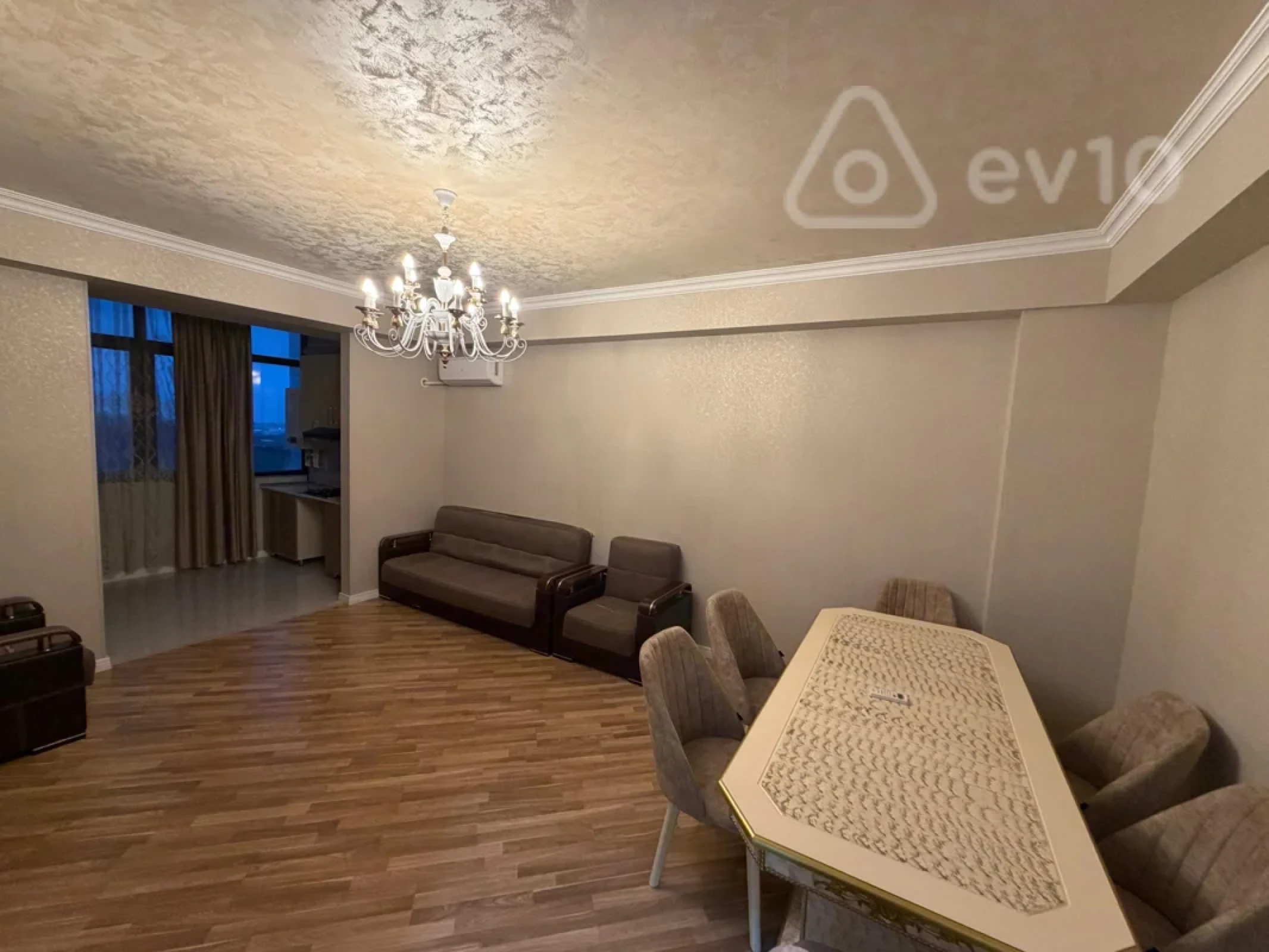 Kirayə verilir 2 otaqlı yeni tikili 70 m²