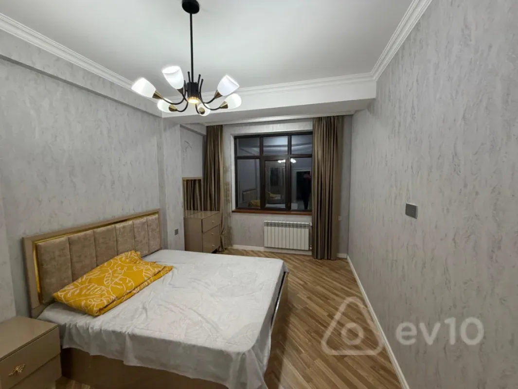 Kirayə verilir 2 otaqlı yeni tikili 70 m²
