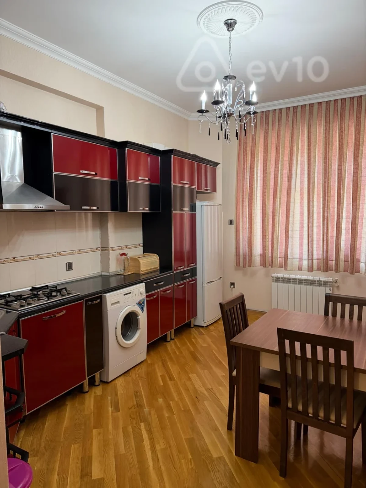 Kirayə verilir 3 otaqlı yeni tikili 130 m²