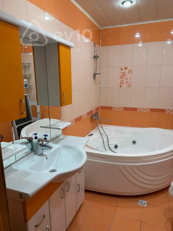 Kirayə verilir 3 otaqlı yeni tikili 130 m²