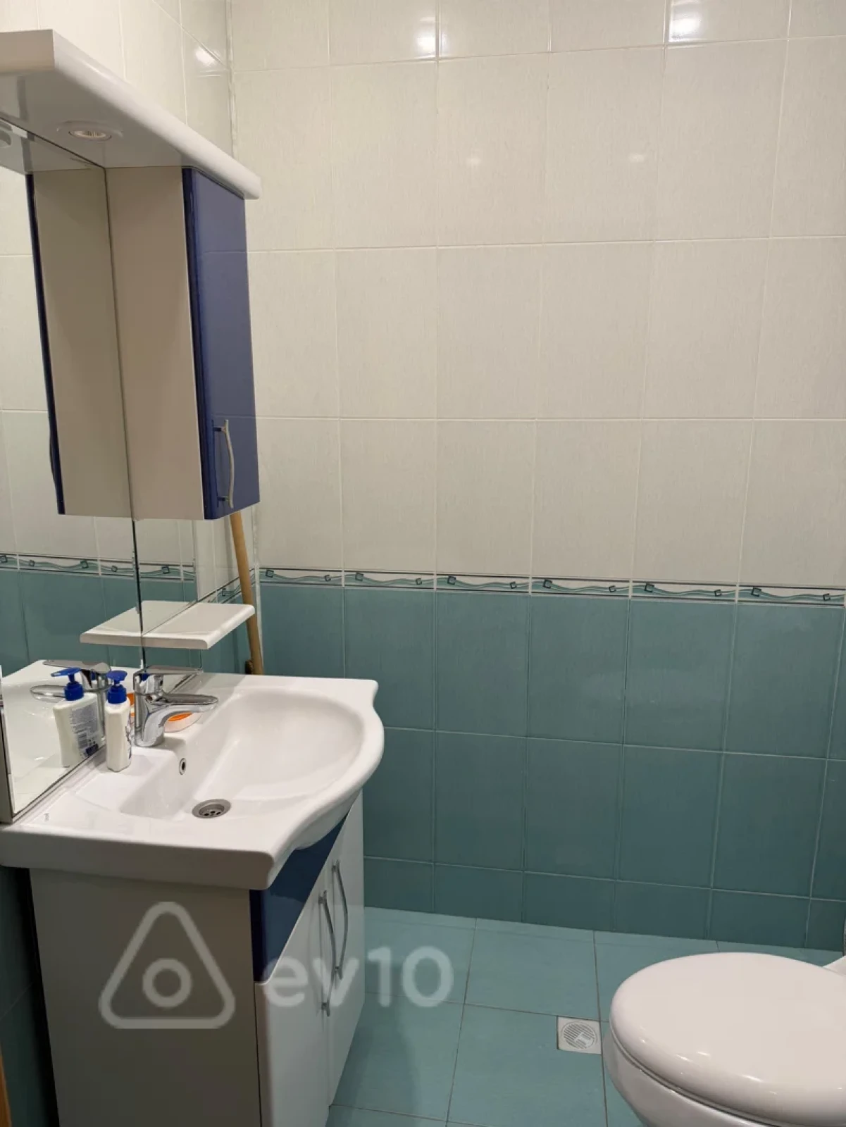 Kirayə verilir 3 otaqlı yeni tikili 130 m²