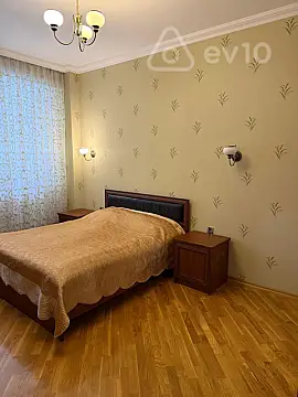 Kirayə verilir 3 otaqlı yeni tikili 130 m²
