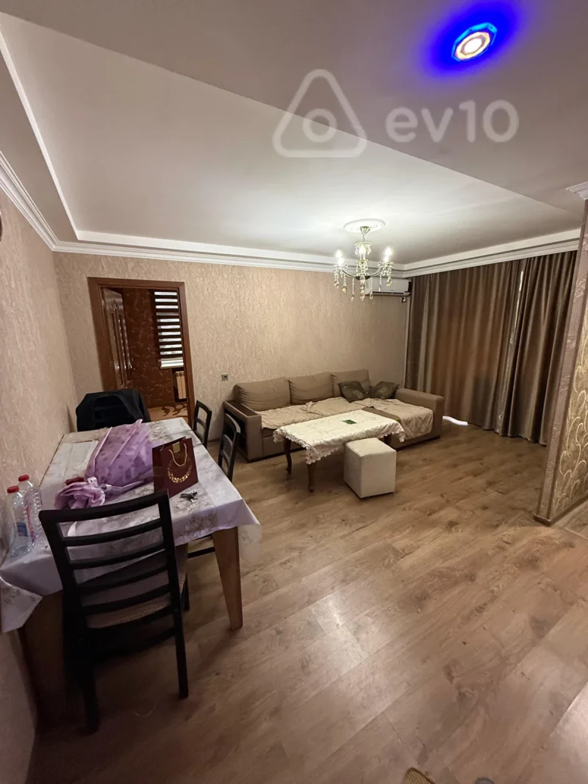 Kirayə verilir 2 otaqlı yeni tikili 69 m²