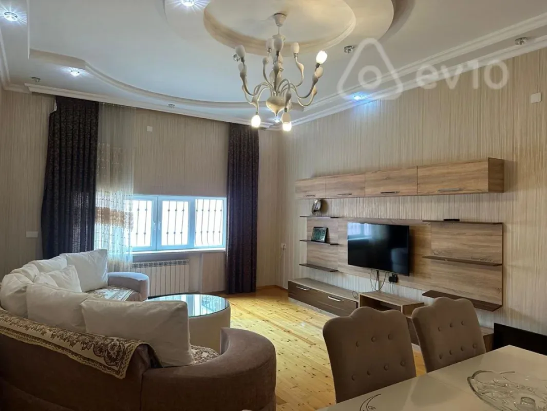 Satılır 6 otaqlı həyət evi 280 m²