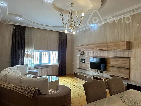 Satılır 6 otaqlı həyət evi 280 m²
