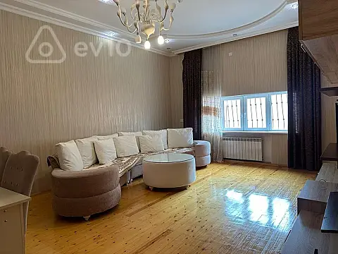 Satılır 6 otaqlı həyət evi 280 m²