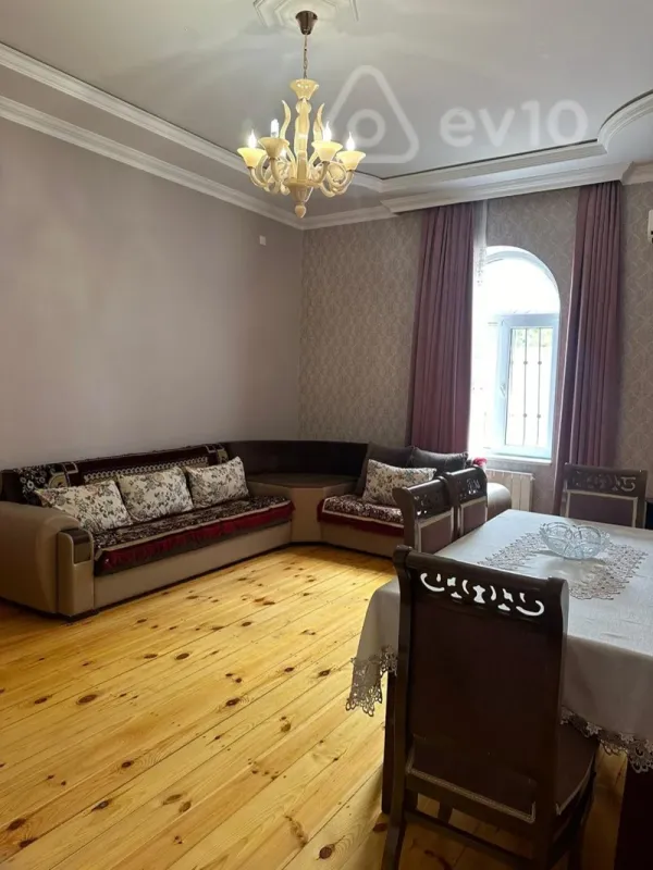 Satılır 6 otaqlı həyət evi 280 m²