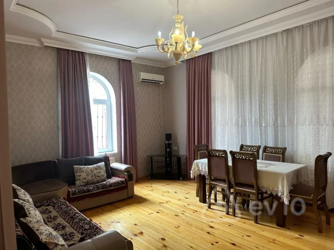 Satılır 6 otaqlı həyət evi 280 m²