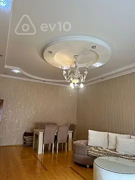 Satılır 6 otaqlı həyət evi 280 m²