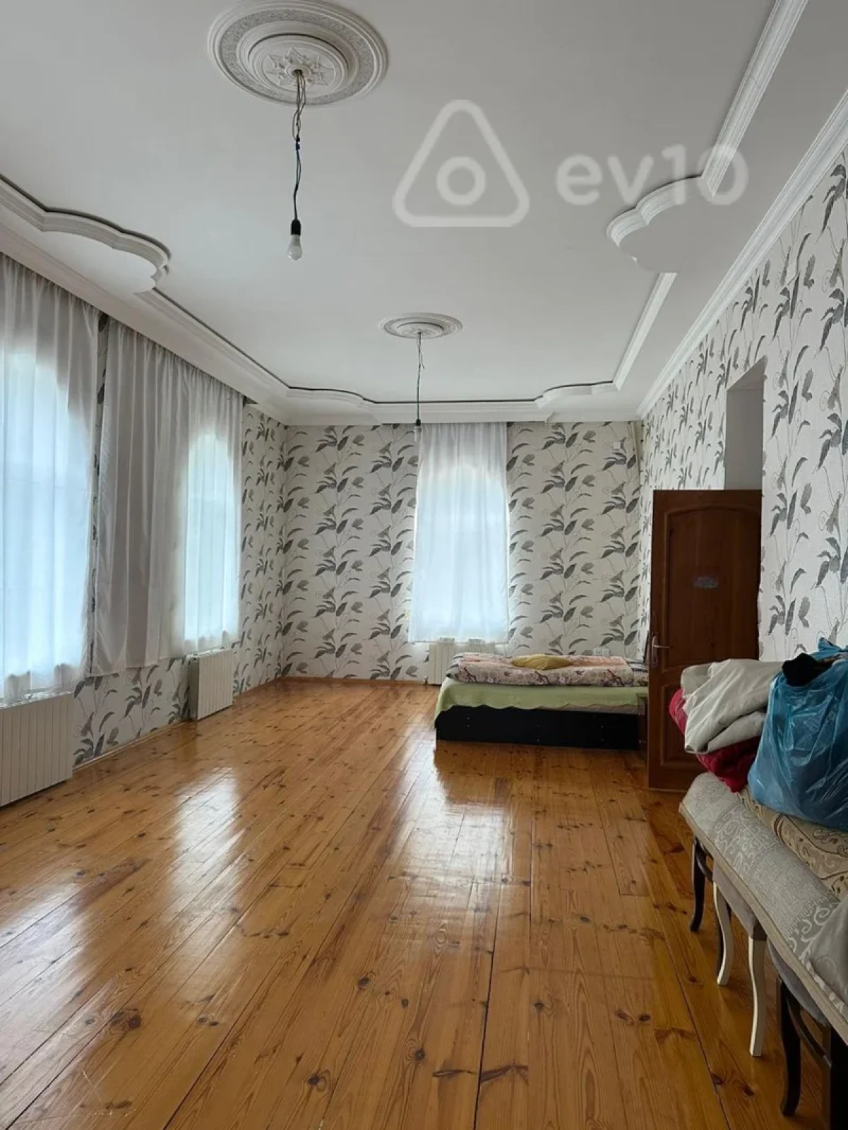 Satılır 6 otaqlı həyət evi 280 m²