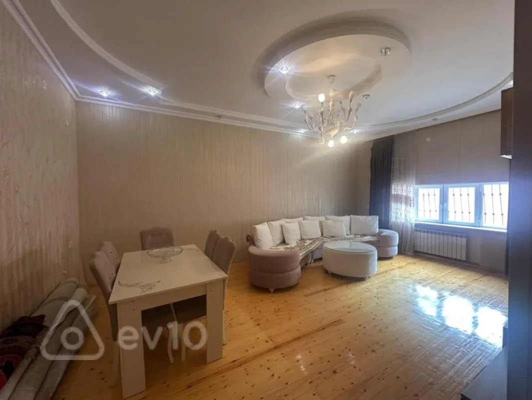 Satılır 6 otaqlı həyət evi 280 m²