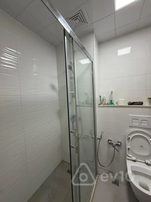 Kirayə verilir 2 otaqlı yeni tikili 61 m²