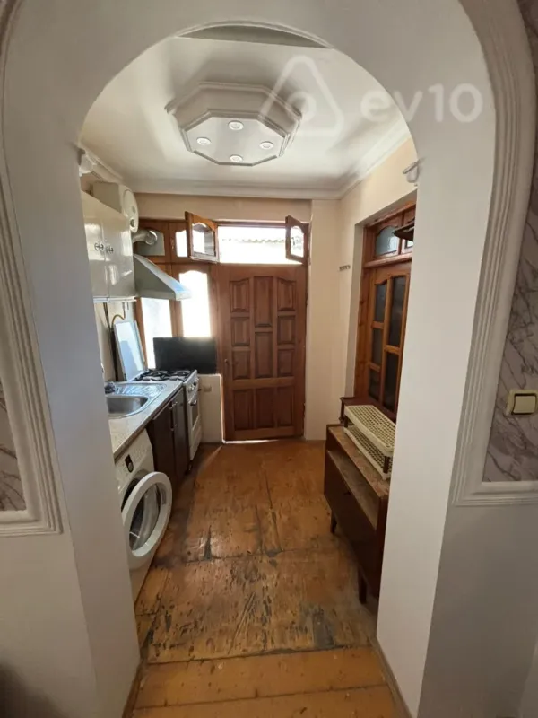 Kirayə verilir 1 otaqlı köhnə tikili 30 m²