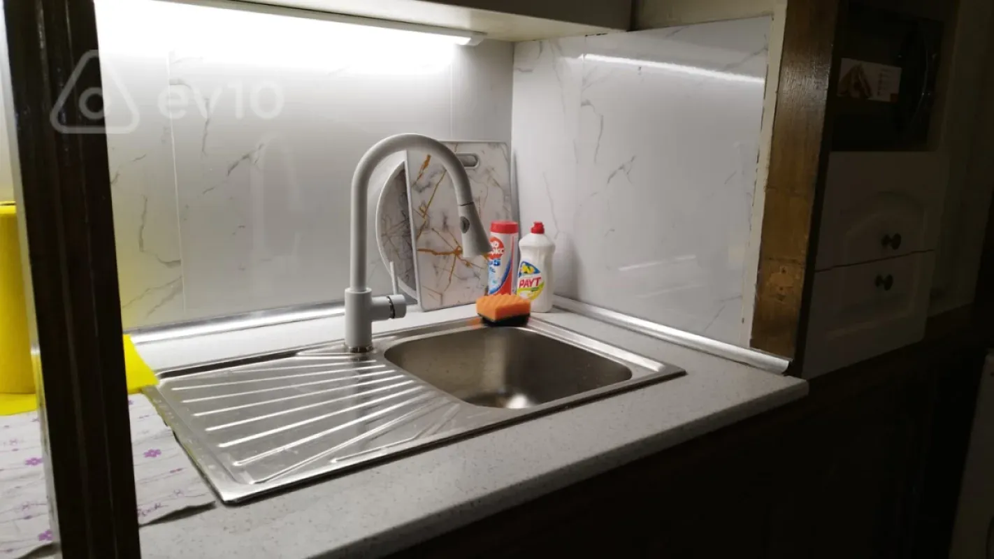 Kirayə verilir 1 otaqlı köhnə tikili 50 m²