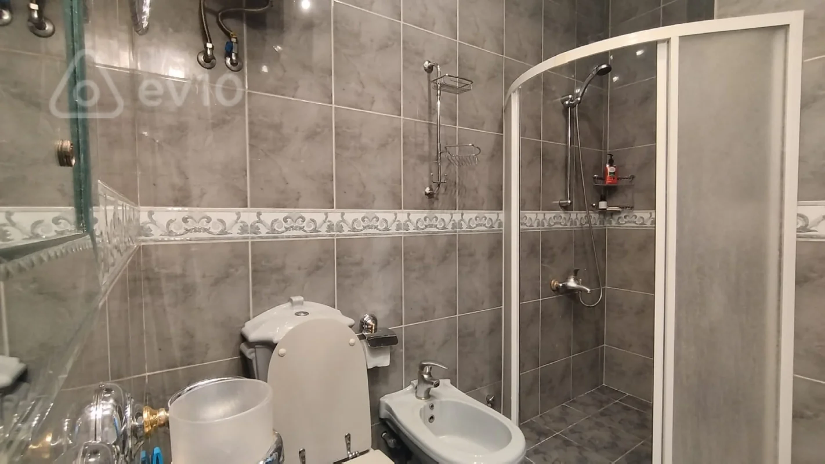 Kirayə verilir 1 otaqlı köhnə tikili 50 m²