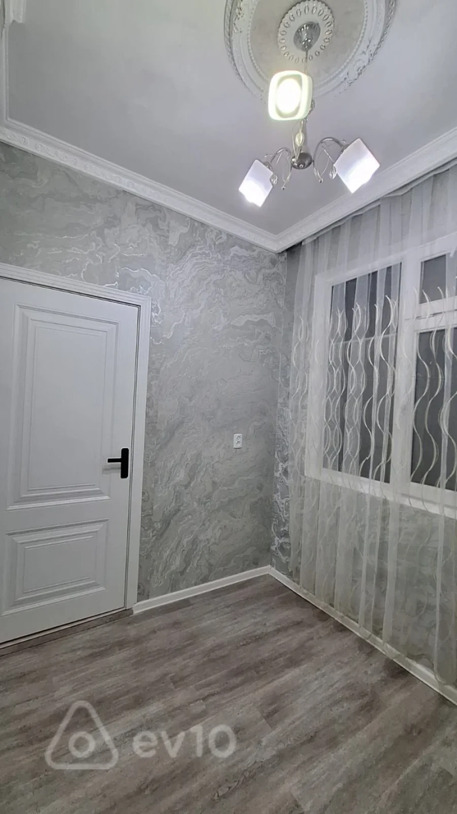 Satılır 2 otaqlı köhnə tikili 37 m²