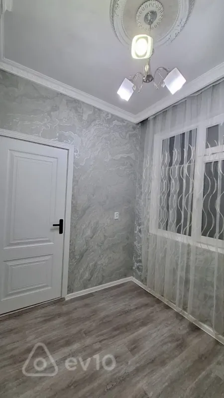 Satılır 2 otaqlı köhnə tikili 37 m²