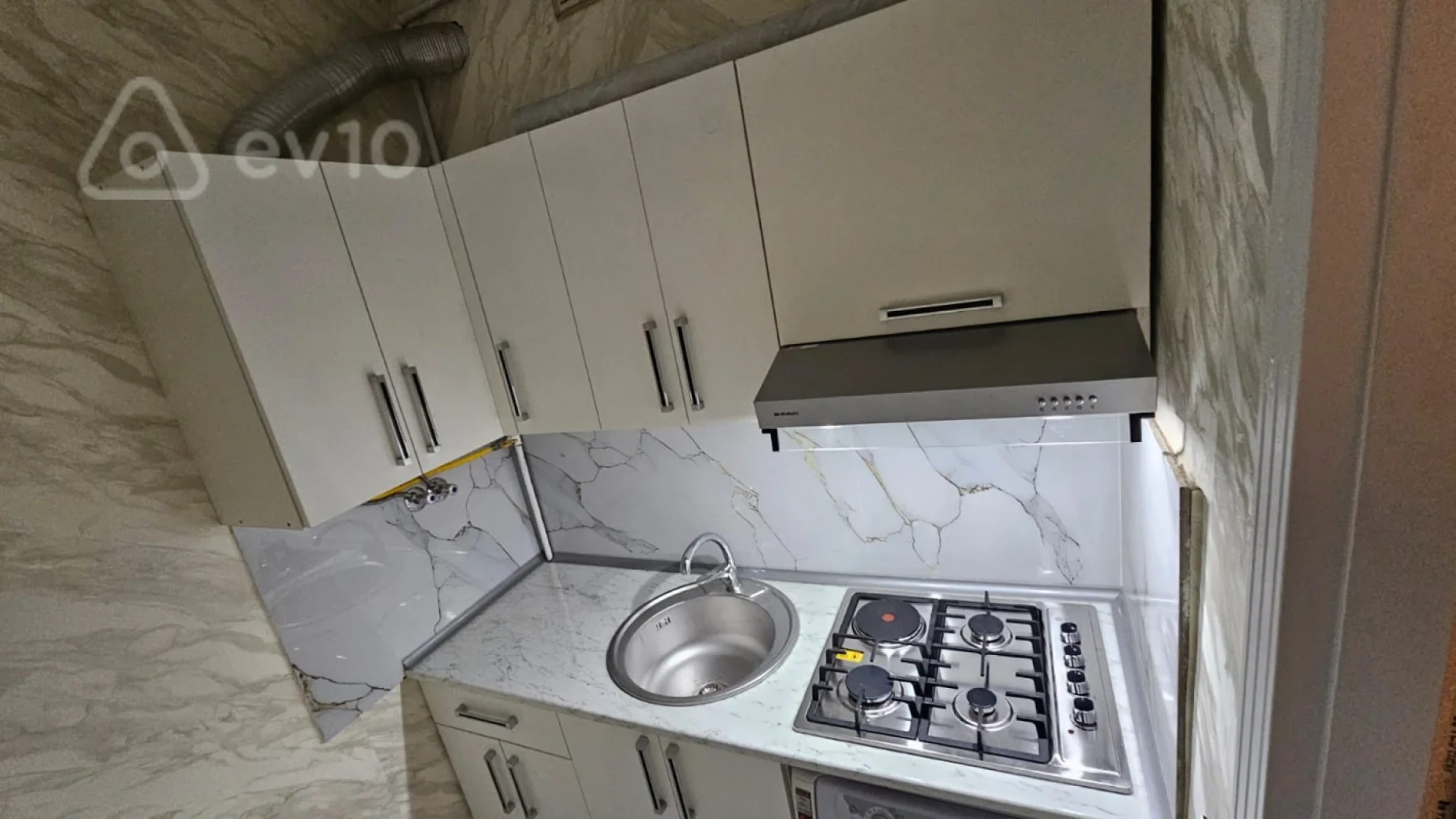 Satılır 2 otaqlı köhnə tikili 37 m²