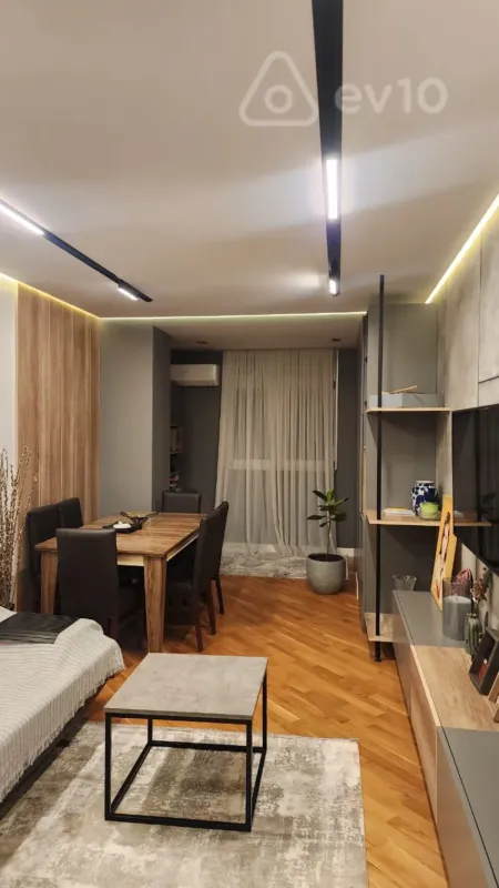 Satılır 2 otaqlı köhnə tikili 55 m²