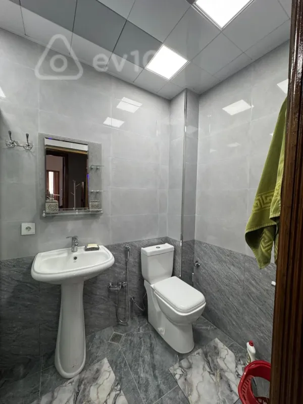 Kirayə verilir 3 otaqlı köhnə tikili 75 m²