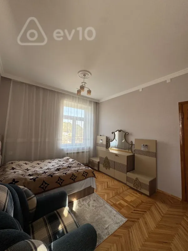 Kirayə verilir 3 otaqlı köhnə tikili 75 m²