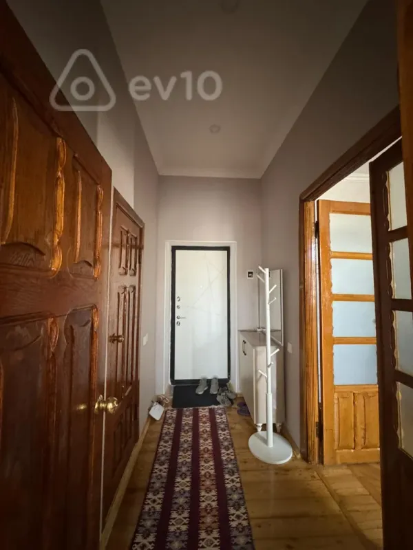 Kirayə verilir 3 otaqlı köhnə tikili 75 m²