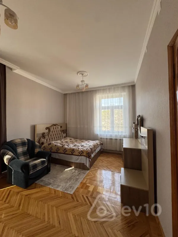 Kirayə verilir 3 otaqlı köhnə tikili 75 m²