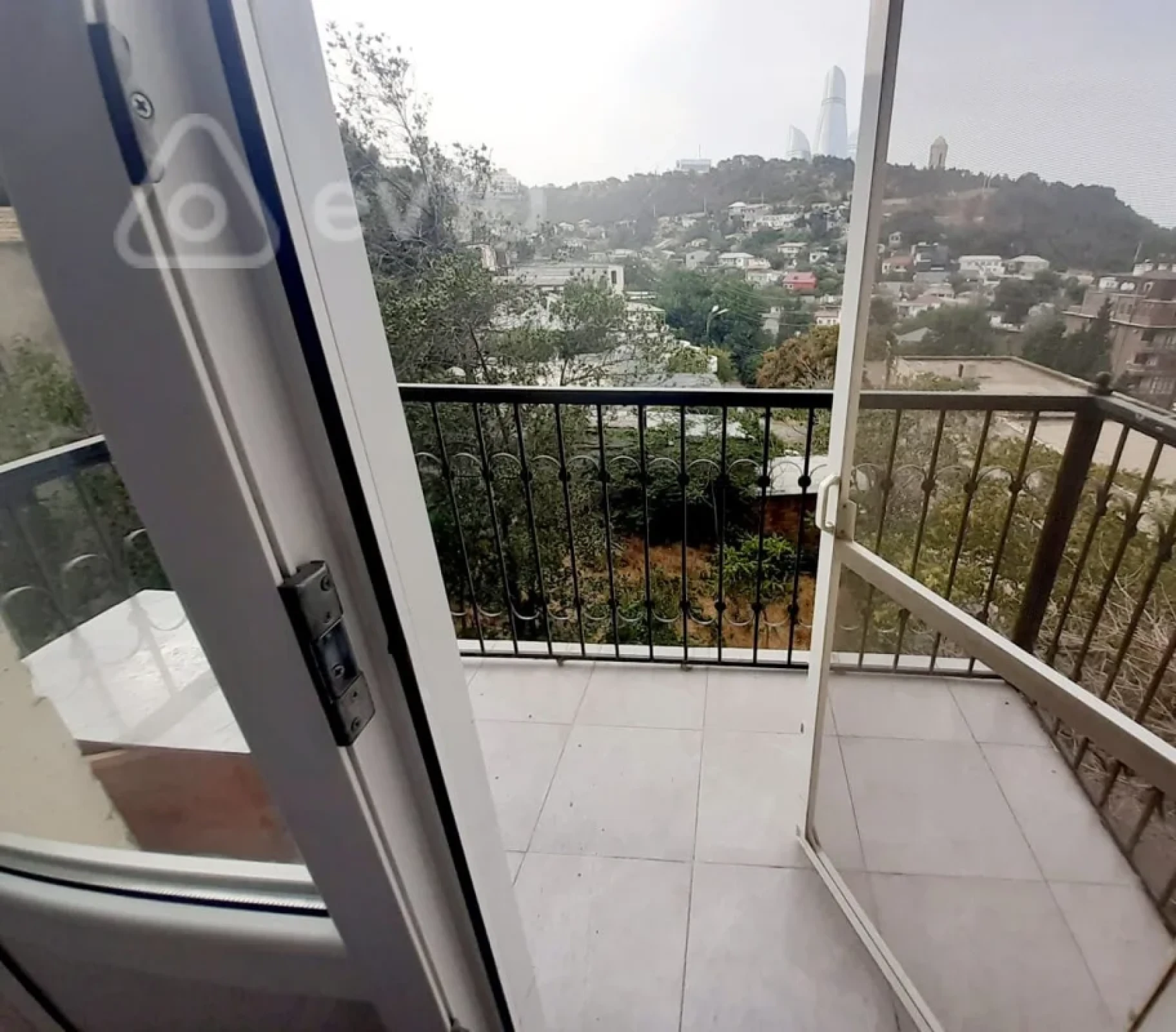 Kirayə verilir 3 otaqlı köhnə tikili 75 m²