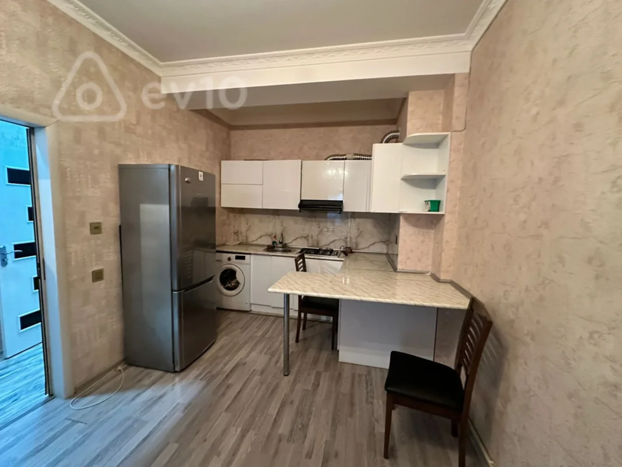 Kirayə verilir 2 otaqlı yeni tikili 58 m²