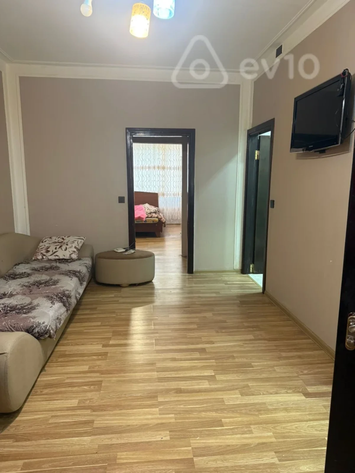 Kirayə verilir 2 otaqlı köhnə tikili 60 m²