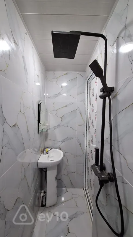 Kirayə verilir 2 otaqlı köhnə tikili 60 m²