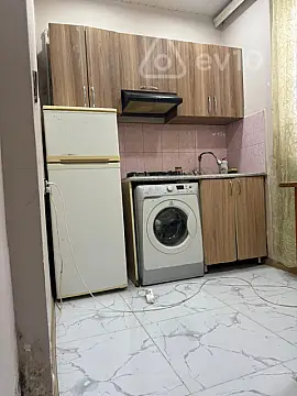 Kirayə verilir 2 otaqlı köhnə tikili 60 m²
