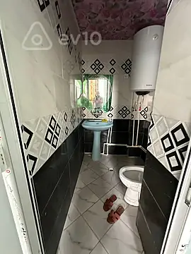 Kirayə verilir 2 otaqlı yeni tikili 70 m²