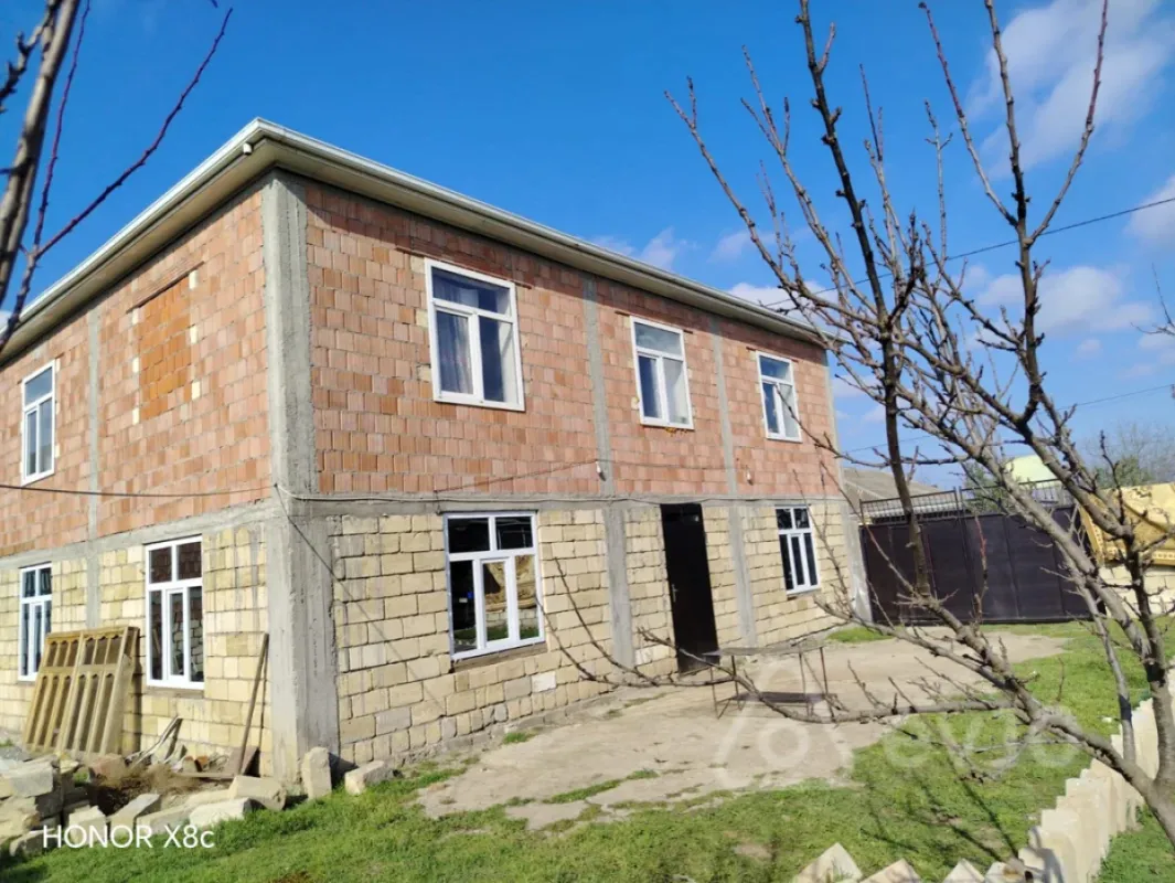 Satılır 4 otaqlı həyət evi 12.9 m²