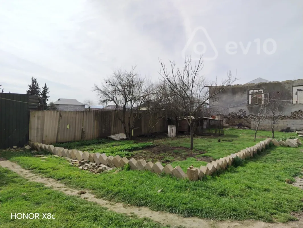 Satılır 4 otaqlı həyət evi 12.9 m²