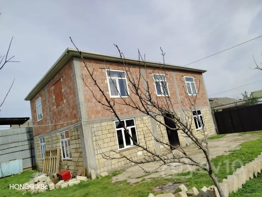 Satılır 4 otaqlı həyət evi 12.9 m²
