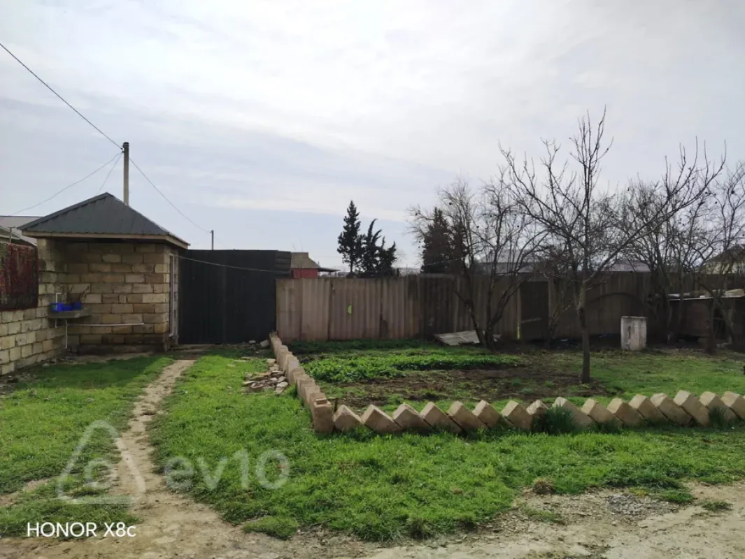 Satılır 4 otaqlı həyət evi 12.9 m²