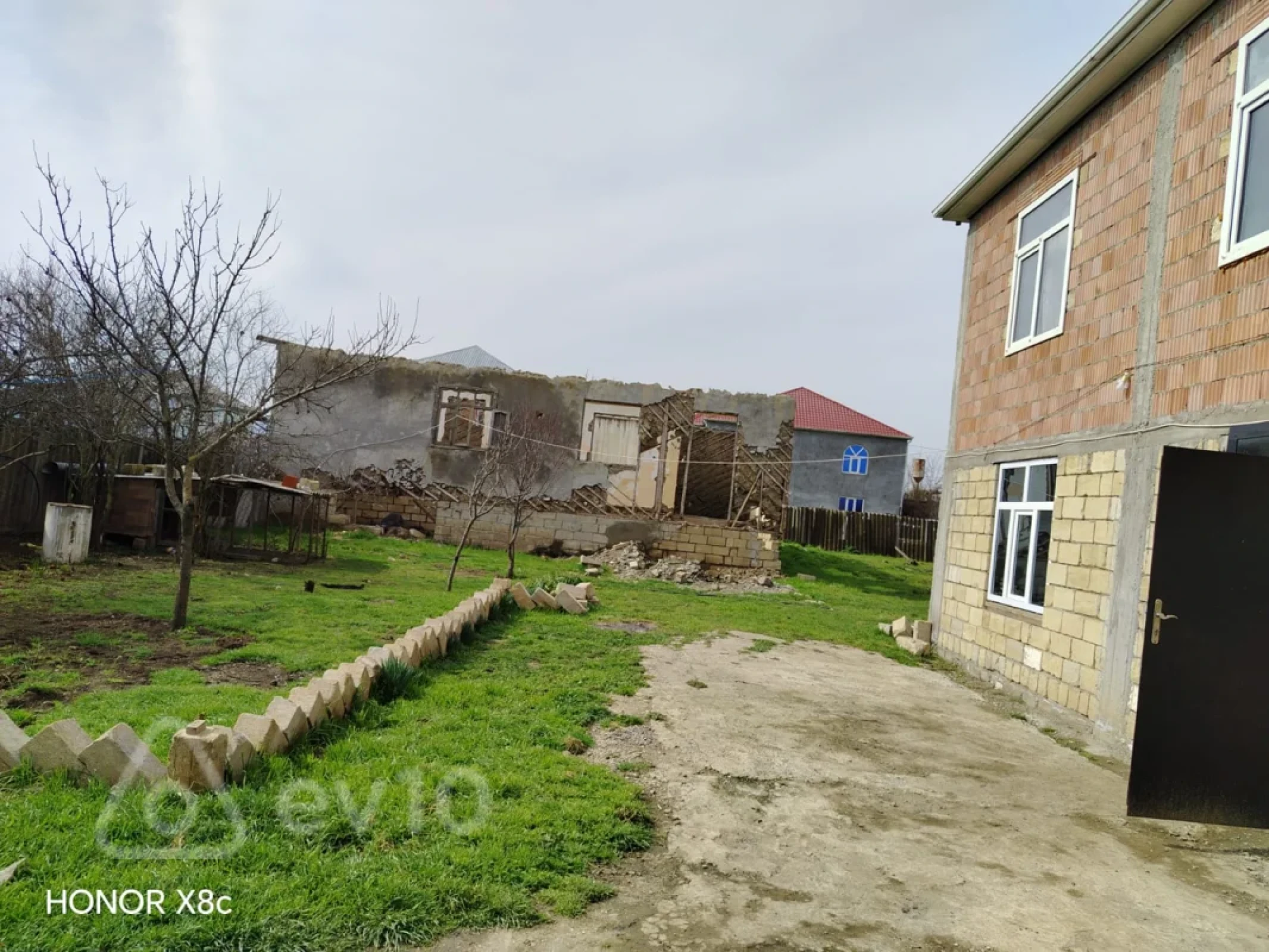 Satılır 4 otaqlı həyət evi 12.9 m²