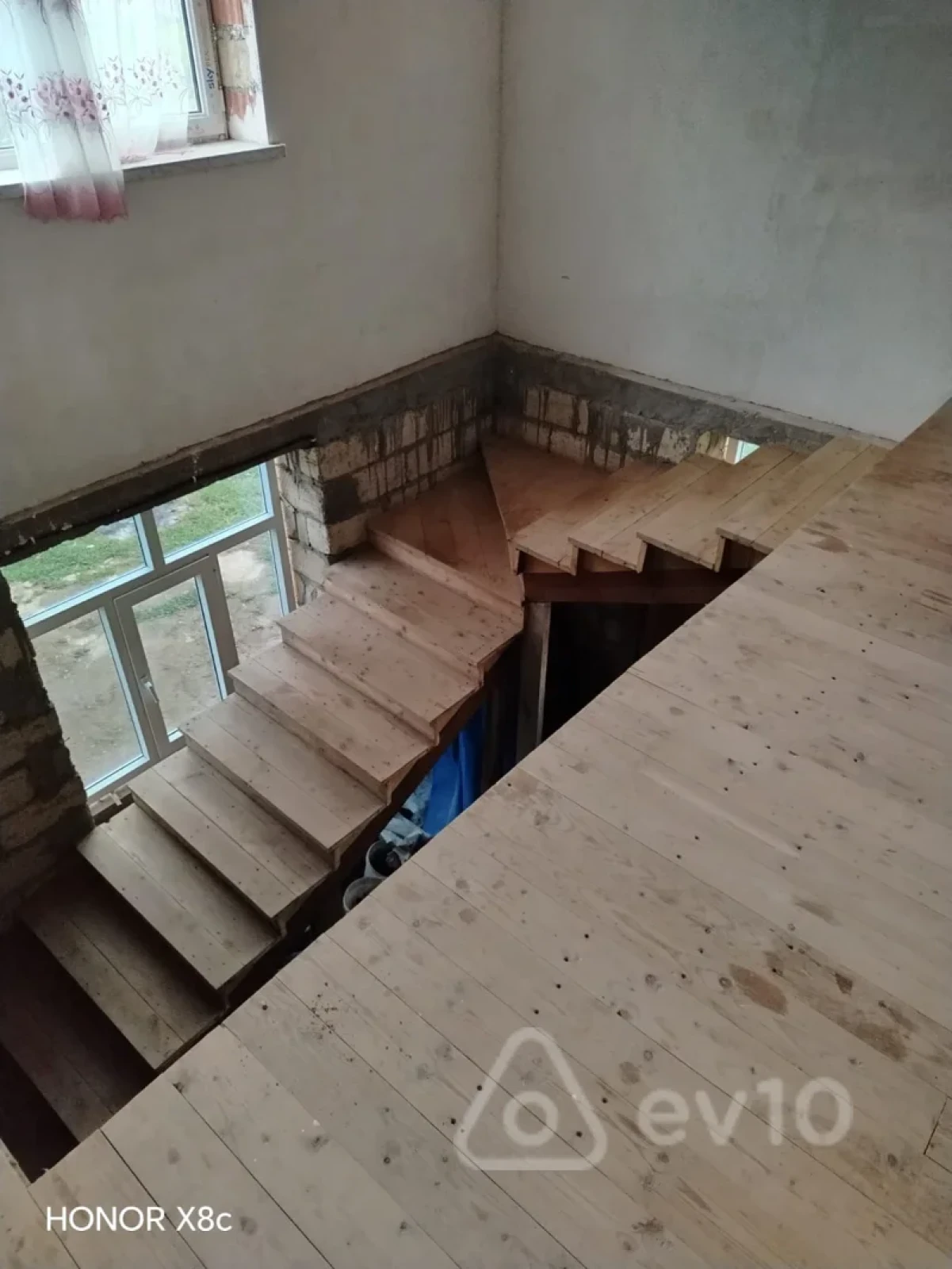 Satılır 4 otaqlı həyət evi 12.9 m²