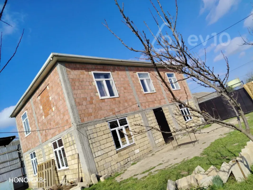 Satılır 4 otaqlı həyət evi 12.9 m²