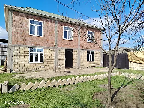Satılır 4 otaqlı həyət evi 12.9 m²
