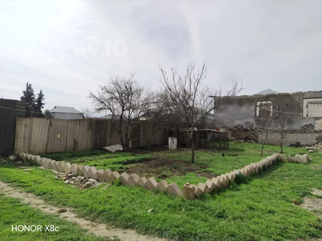 Satılır 4 otaqlı həyət evi 12.9 m²