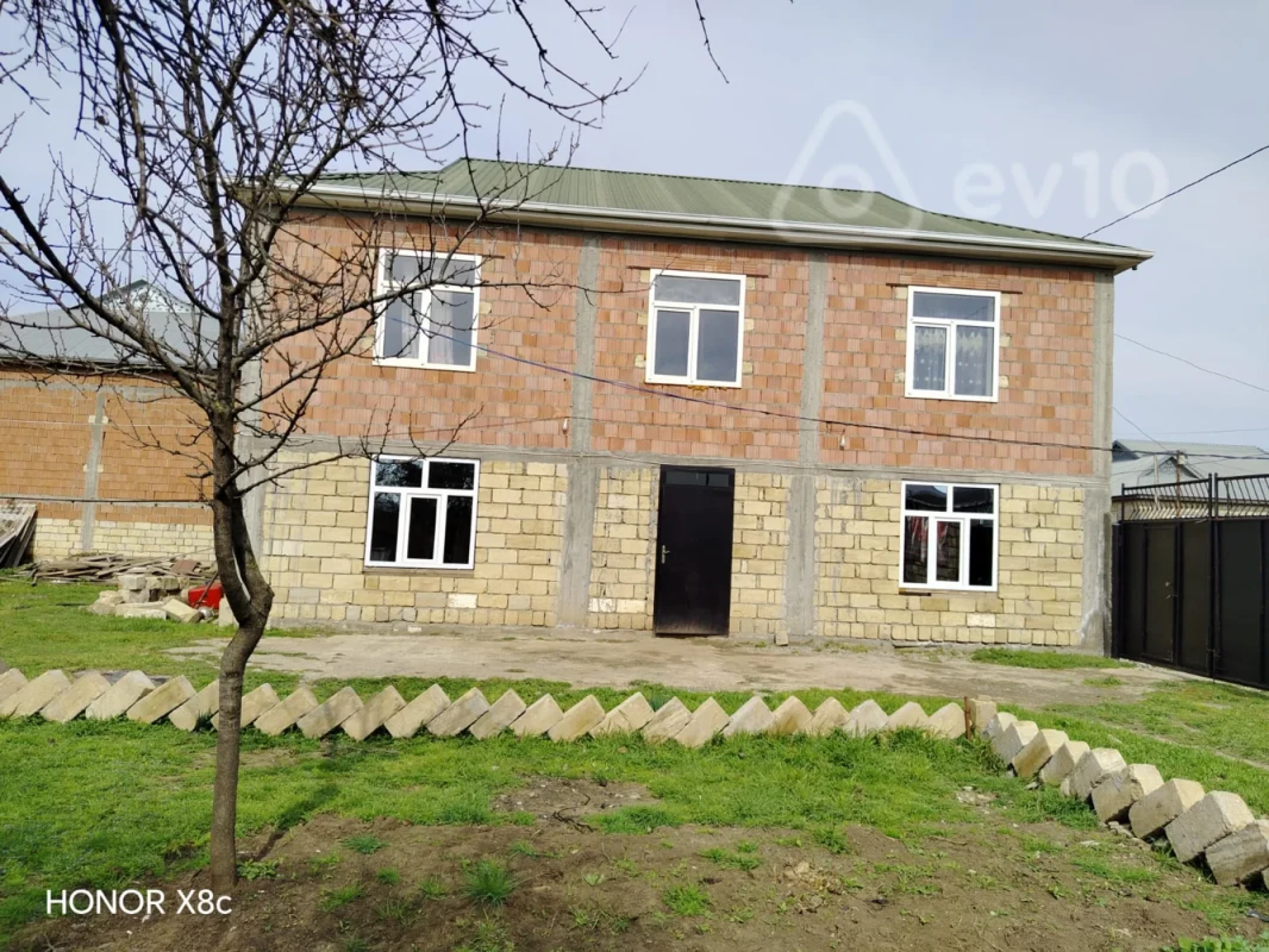 Satılır 4 otaqlı həyət evi 12.9 m²