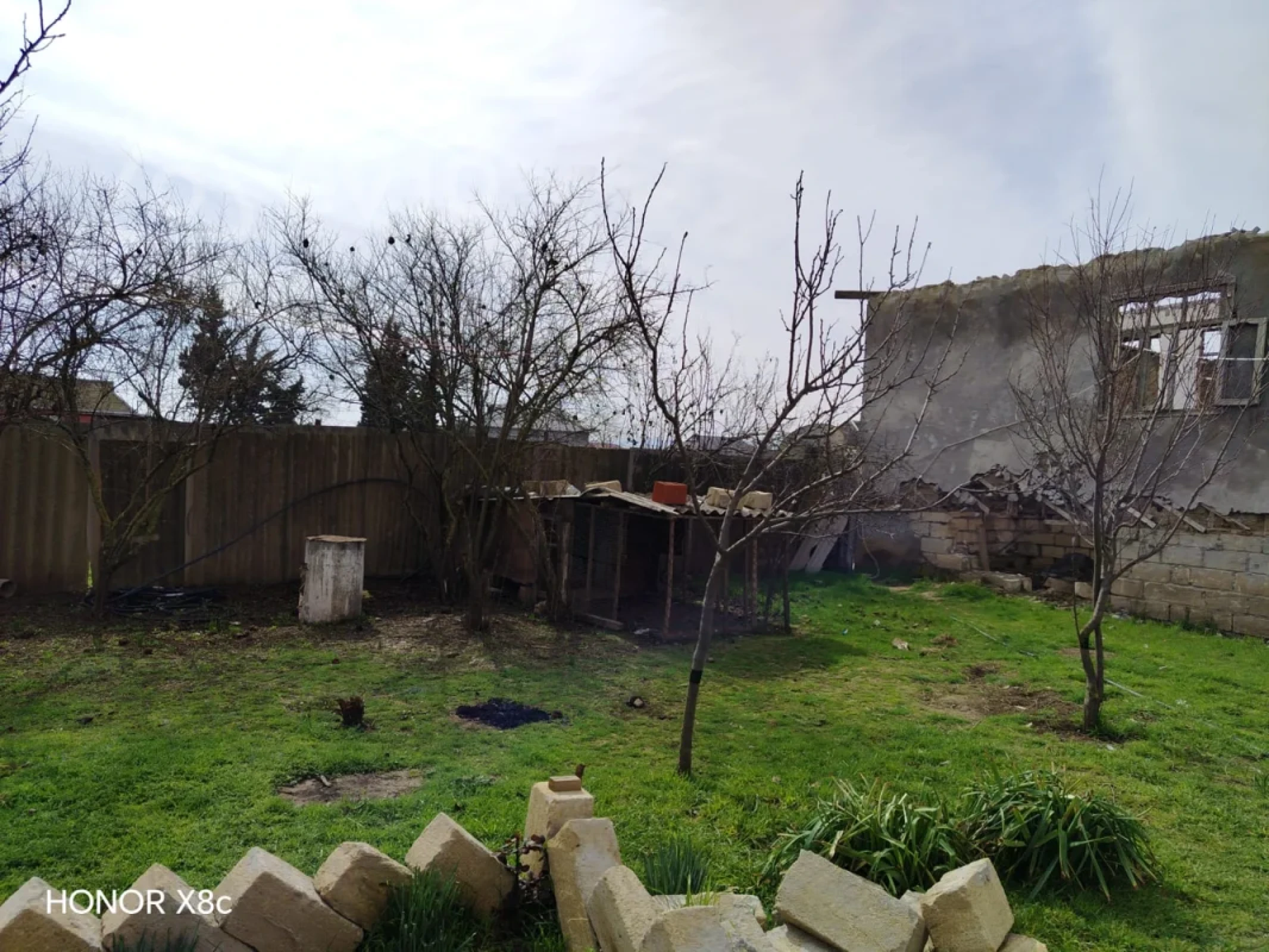 Satılır 4 otaqlı həyət evi 12.9 m²