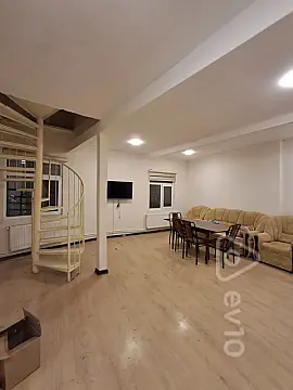 Kirayə verilir 1 otaqlı həyət evi 80 m²